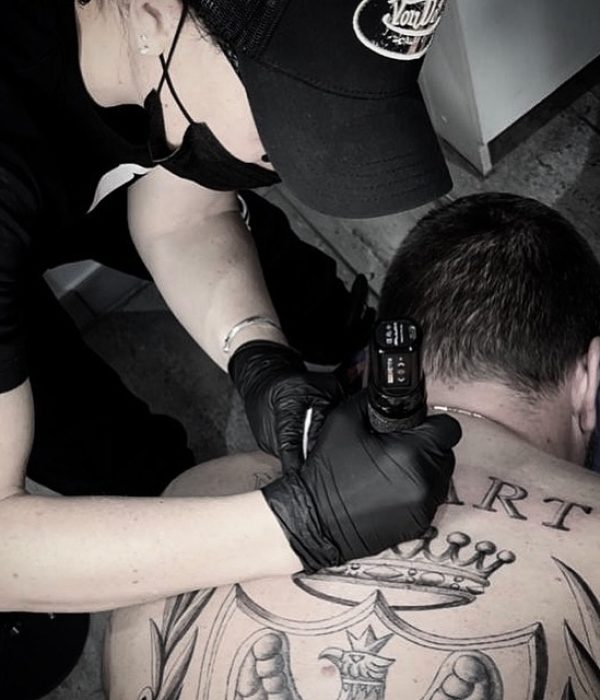 LILY  TATOUEUSE